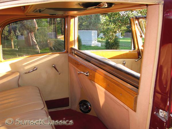 1935-rolls-royce-limousine-550.jpg