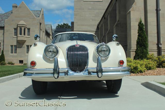 1959-jaguar-xk150-690.jpg