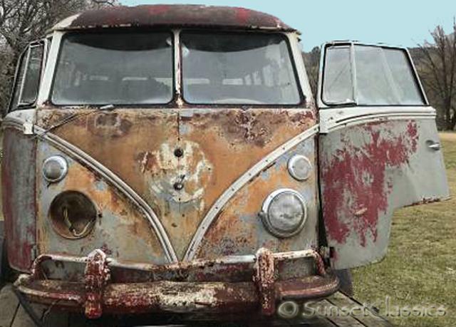 1962-vw-bus-deluxe-front.jpg