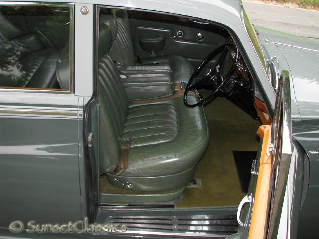 1965-rolls-royce-silver-cloud-915.jpg