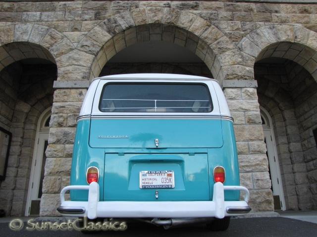 1965-vw-21-window-bus-432.jpg