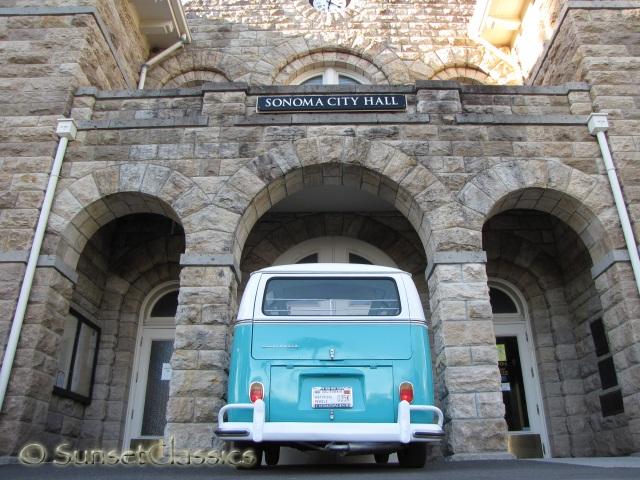 1965-vw-21-window-bus-434.jpg