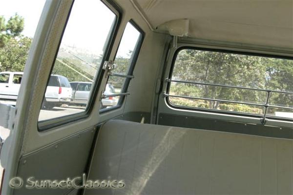 1967-vw-deluxe-bus-14.jpg