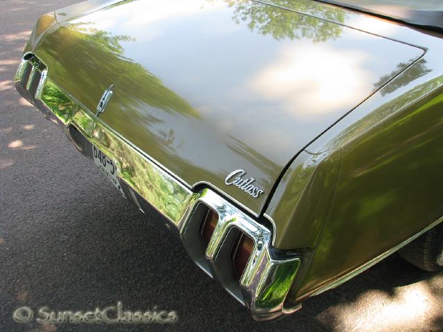 1970-olds-cutlass-supreme-007.jpg