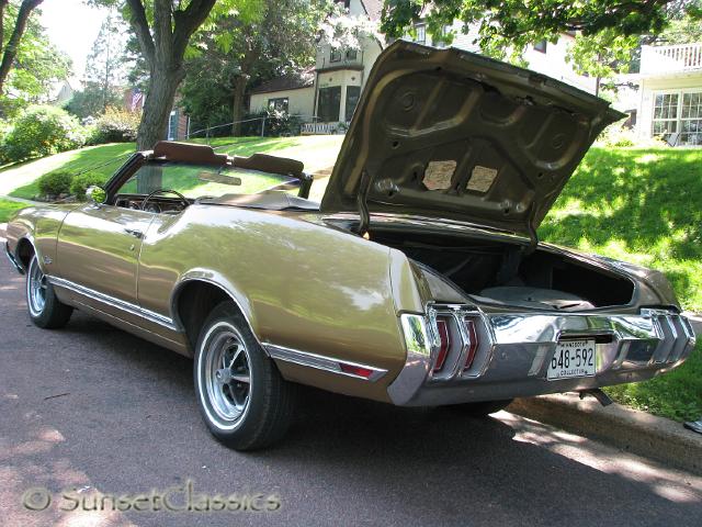 1970-olds-cutlass-supreme-055.jpg