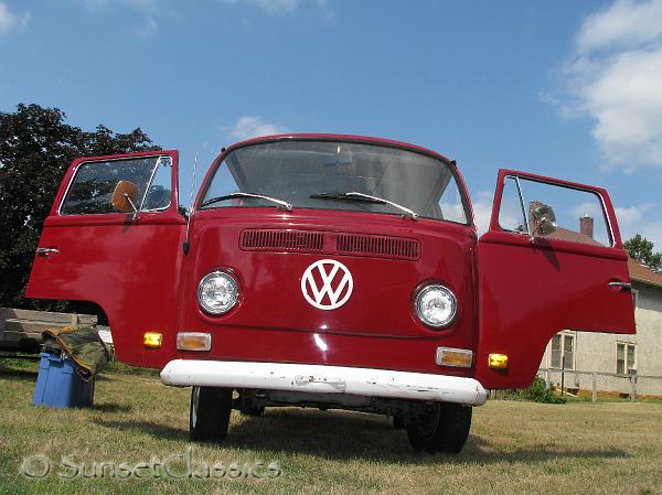 1971-vw-bus-weekender80.jpg