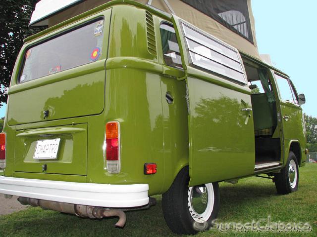 1978-vw-westfalia-bus-rear.jpg