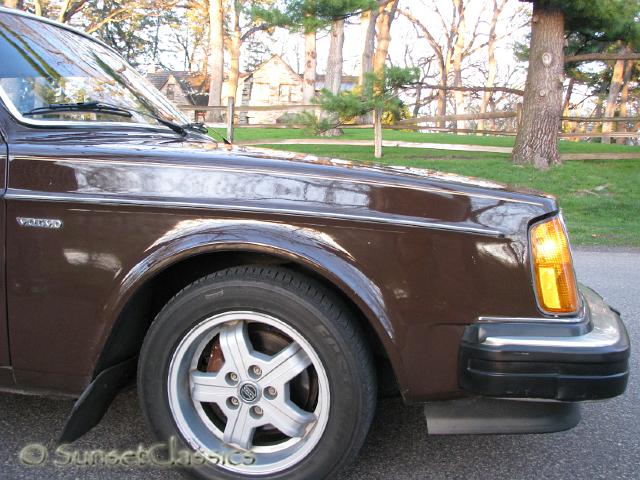 1980-volvo-360.jpg