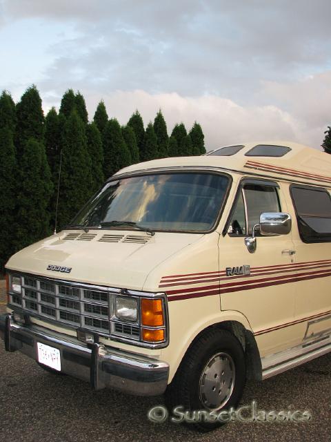 1988-dodge-rv-roadtrek-576.jpg